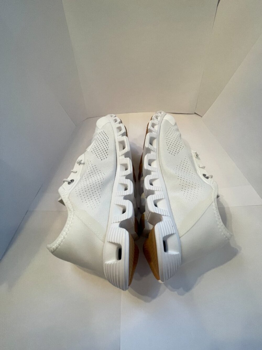 On Cloud 5 Coast Undyed-White | White Size 8 NWT Never Been Worn - Picture 7 of 11